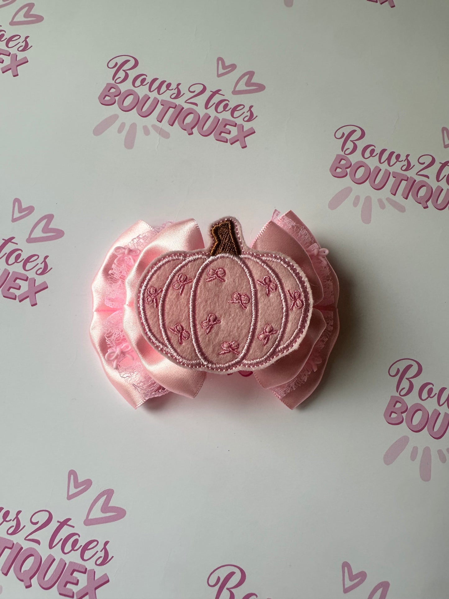 Pretty pumpkin (Halloween feltie)