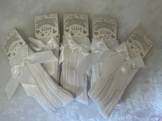 White heart knee high bow socks 0-6